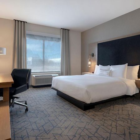 Fairfield By Marriott Inn & Suites Denver Airport At Gateway Park Екстериор снимка